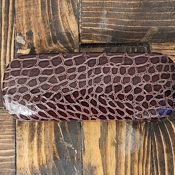 Faux Croc Hardshell Eyeglass Case - Picture 1 of 3